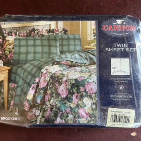 Twin Sheet Set - 180 thread count - Picture 2 of 4